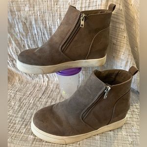 Women’s Time and Tru Wedged Booties